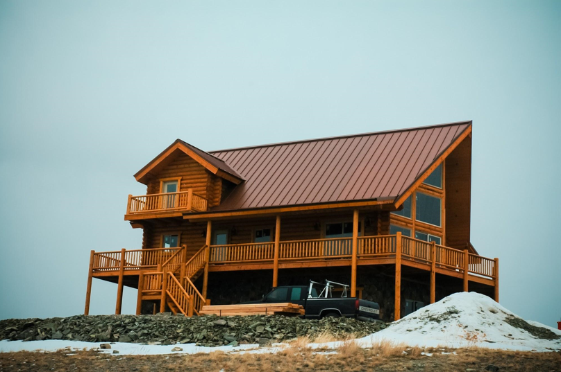 Strong Foundations, Smart Design: How Timber Structures Shape Modern Living Spaces